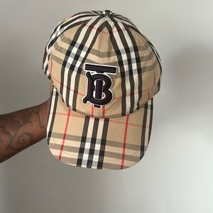 Men’s/Woman’s Burberry hat
